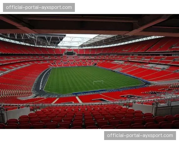 为迎接2027年欧冠决赛，法兰西大球场启动翻新工程