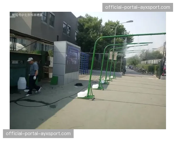 为应对夏季高温,部分南方主场俱乐部计划安装大型喷雾降温系统