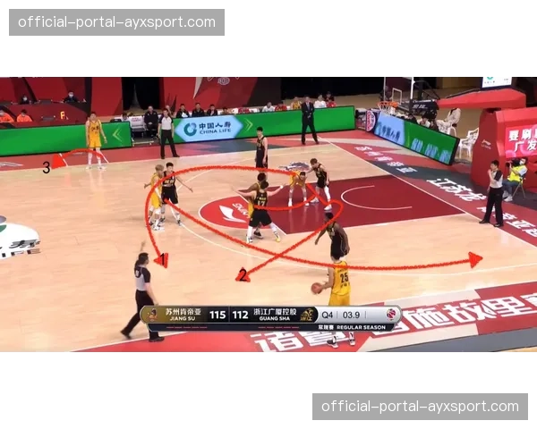 通讯:从一次致命的发球失误,回溯该队整个赛季的边线球战术执行困境 通讯:从一次致命的发球失误,回溯该队整个赛季的边线球战术执行困境